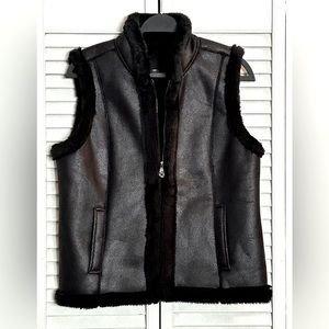 Jaclyn Smith faux leather fur vest‎ black on black size medium